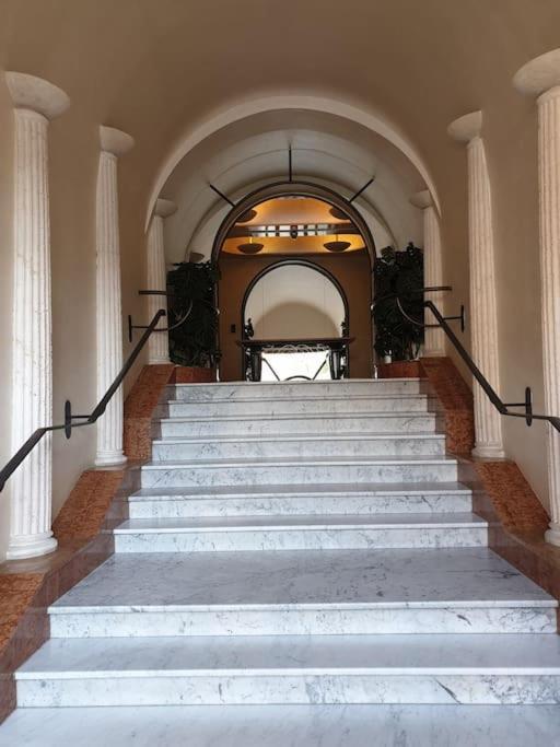 New Luxurious - Jean Medecin Nizza